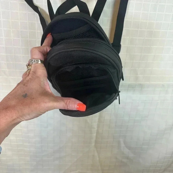 Super Mario Nintendo Brothers Small 9"x6 Black Mini Backpack Bag /Game Case - Picture 2 of 4